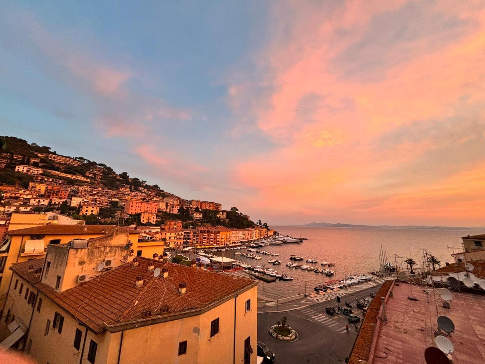 La Casetta In Piazza Porto Santo Stefano  Exterior photo