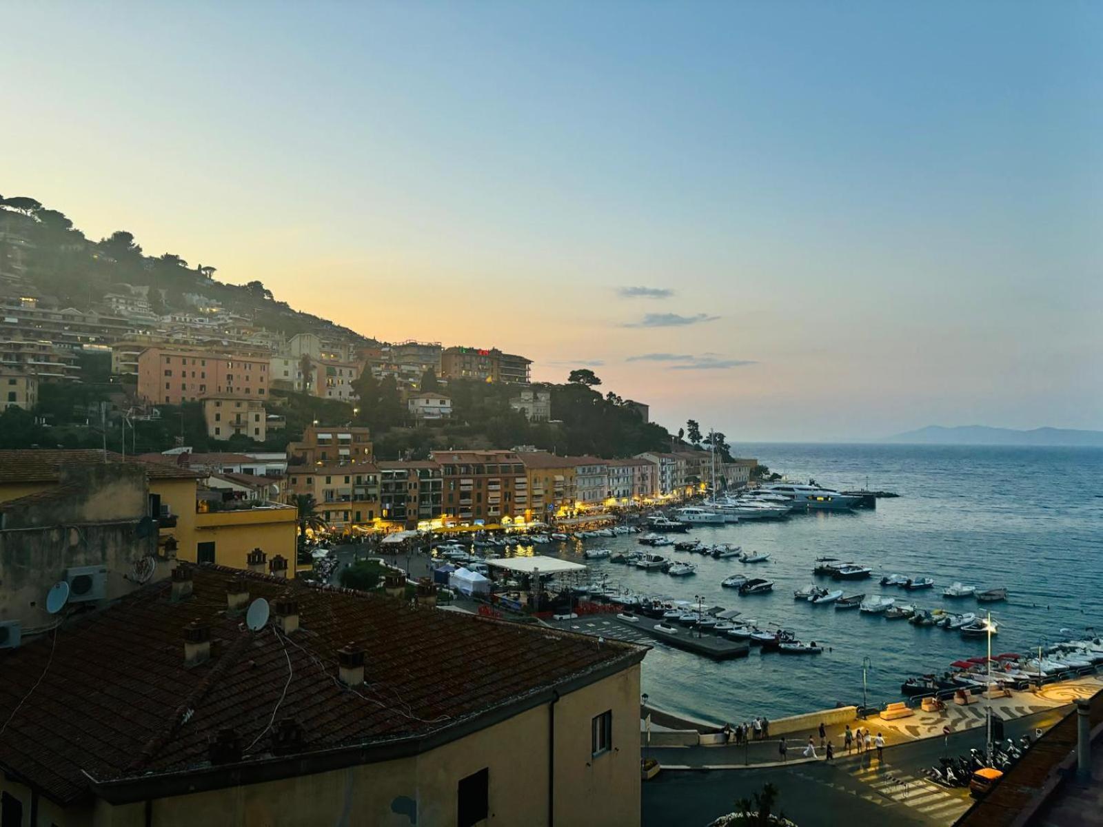 La Casetta In Piazza Porto Santo Stefano  Exterior photo